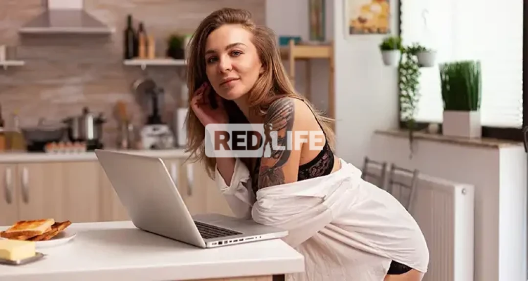 Ukrajna adóztatná az online erotikus munkát, miközben a törvény tiltja a pornózást